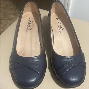 Life Stride Navy Flats